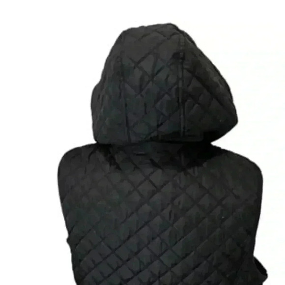 GH Bass Woman’s Hooded‎ Quilted Snap Front Vest Size Medium - Picture 9 of 12